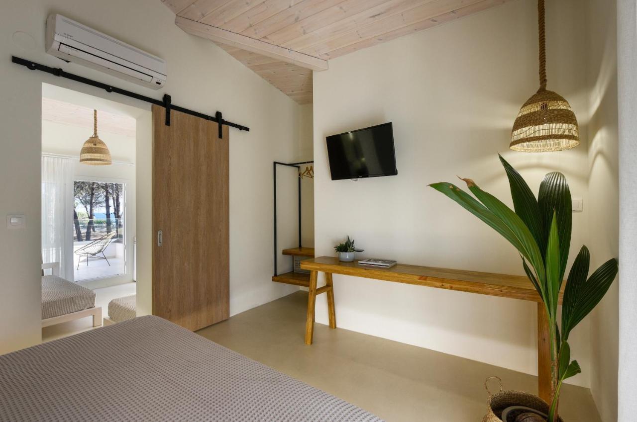 Karidi Beach Boutique Suites Vourvourou Bagian luar foto