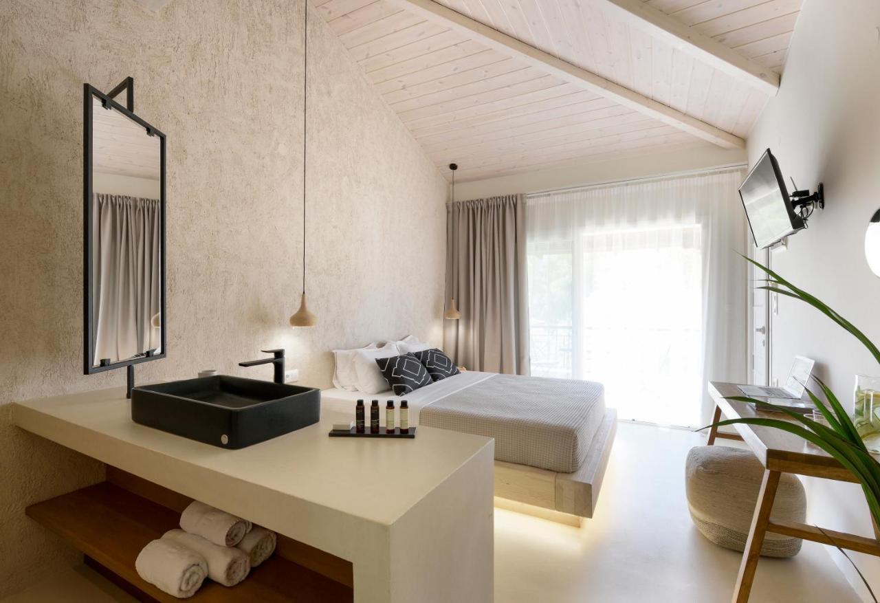 Karidi Beach Boutique Suites Vourvourou Bagian luar foto